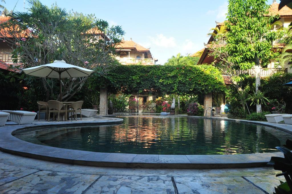 Legian Kusnadi Hotel מראה חיצוני תמונה