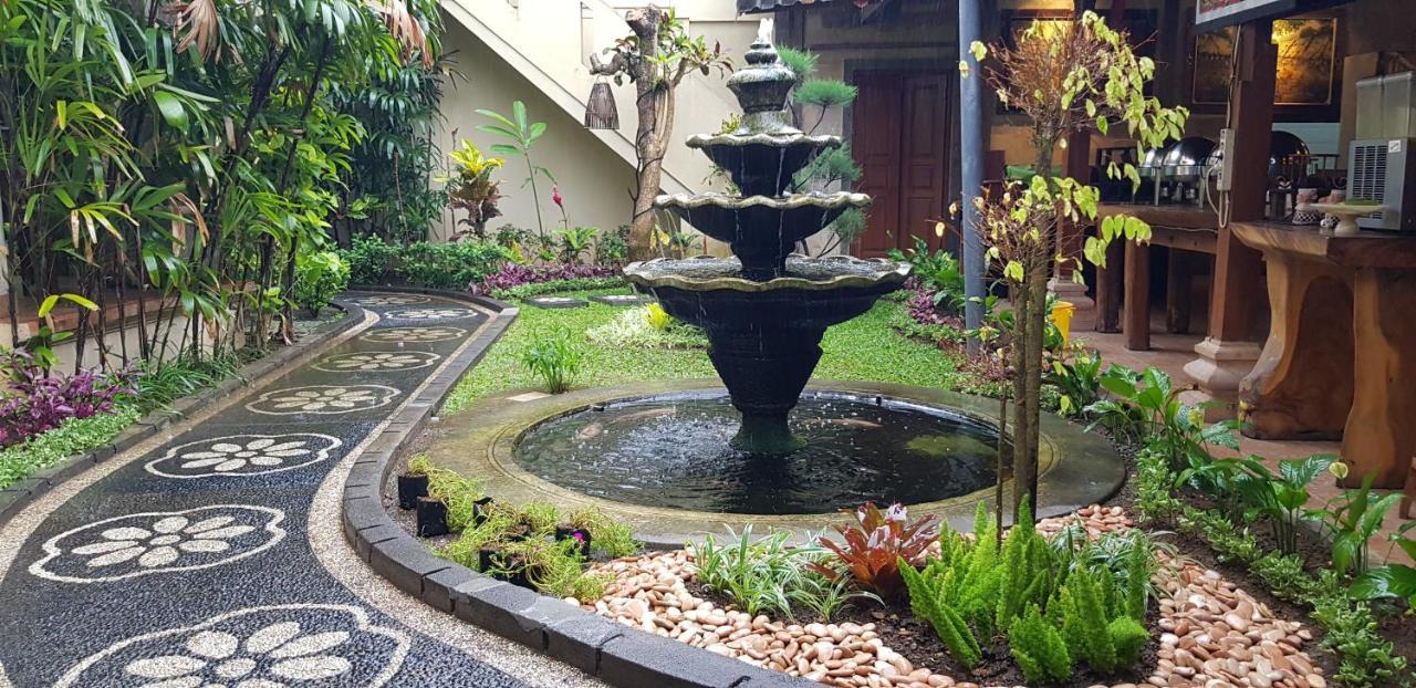 Legian Kusnadi Hotel מראה חיצוני תמונה
