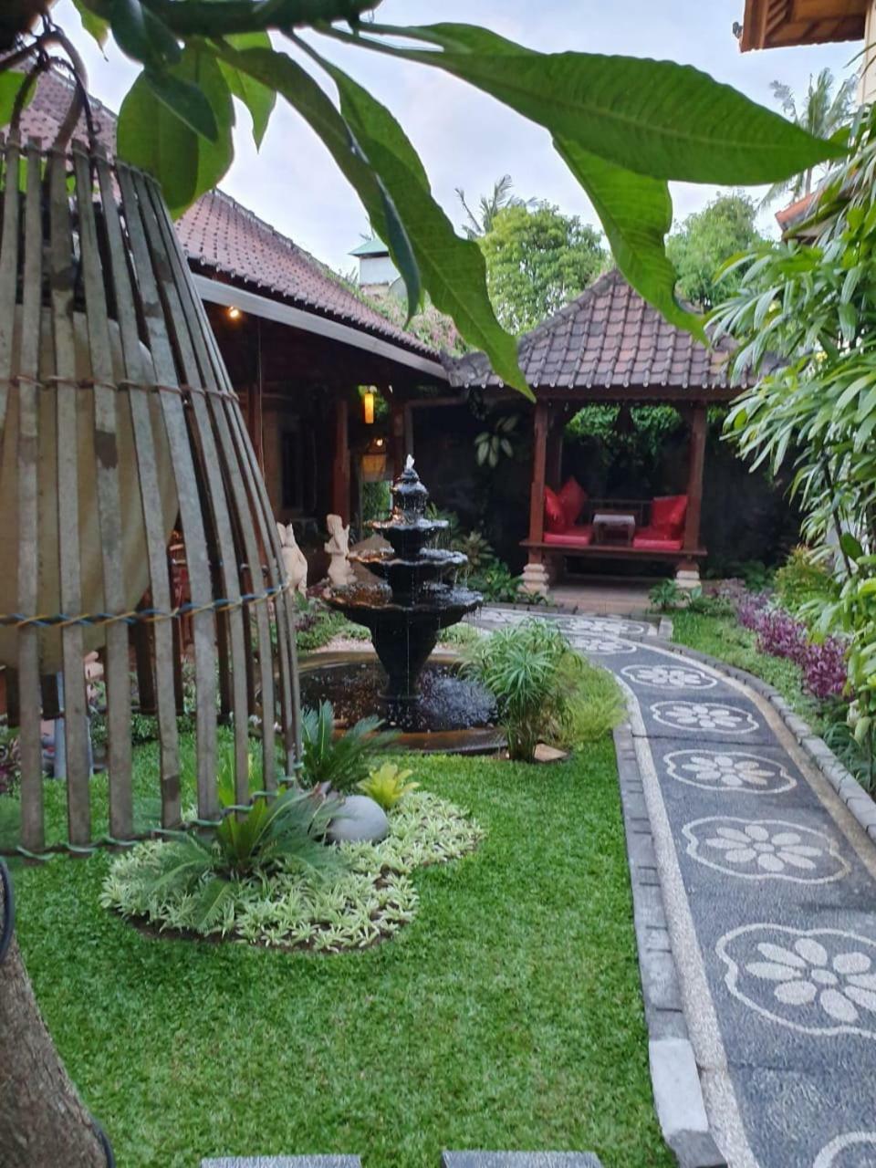 Legian Kusnadi Hotel מראה חיצוני תמונה