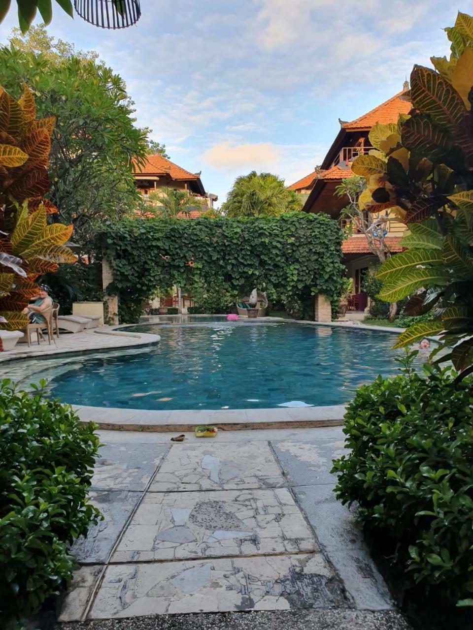 Legian Kusnadi Hotel מראה חיצוני תמונה