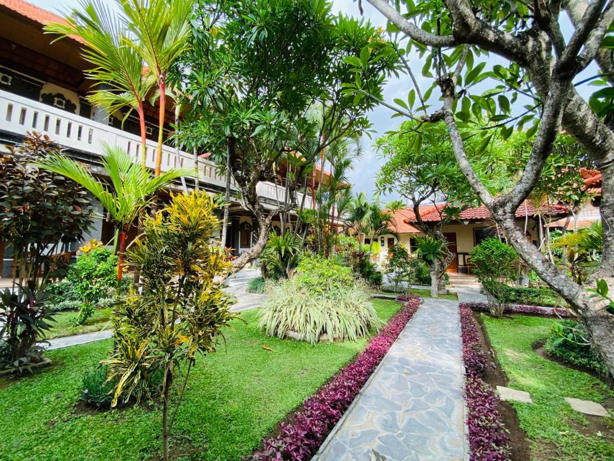 Legian Kusnadi Hotel מראה חיצוני תמונה